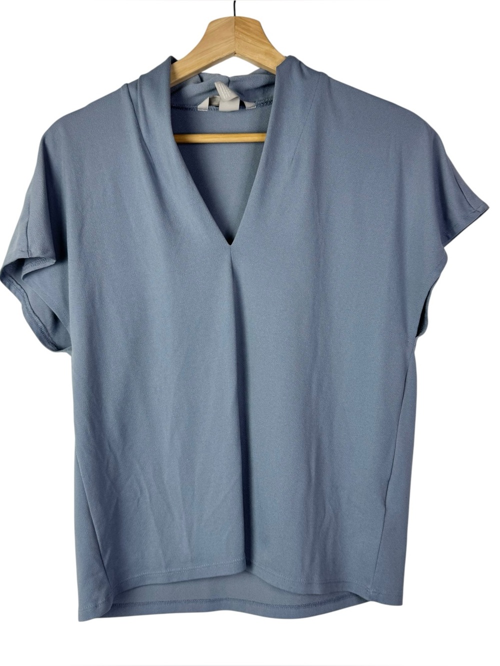 H&M Light Blue V-Neck Short Sleeve Office Blouse S